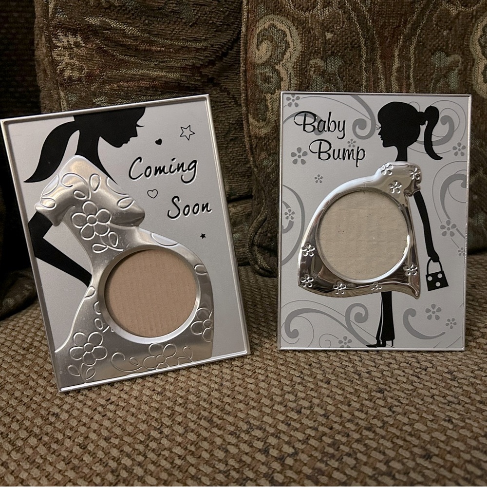 Bundle of 2 FRAMES*”COMING SOON & “BABY BUMP”. Great gifts for SOON-TO-BE MOM!